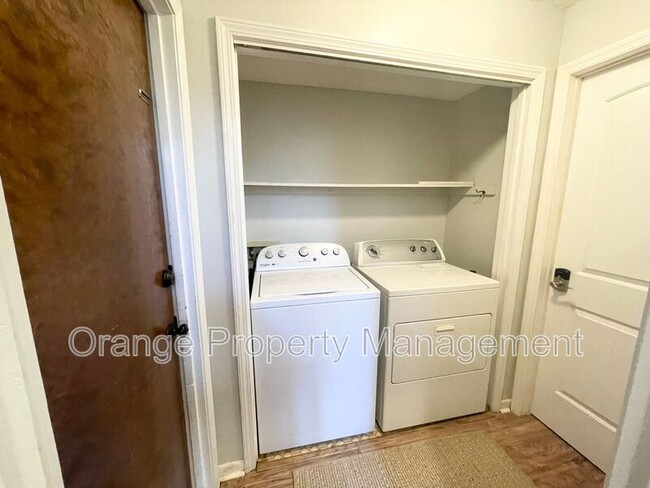 Building Photo - 328 Wellington Way