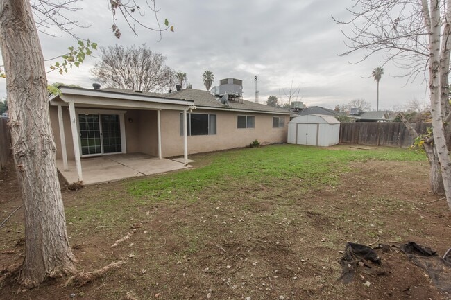 Building Photo - 3022 W San Gabriel Ave