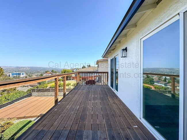 Building Photo - 16624 Selby Dr