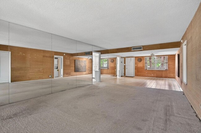 Building Photo - 800 Cypress Blvd