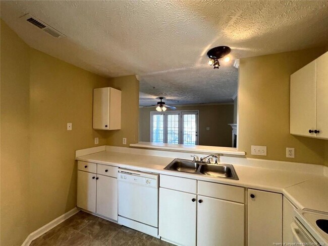 Building Photo - 372 Bubble Creek Ct
