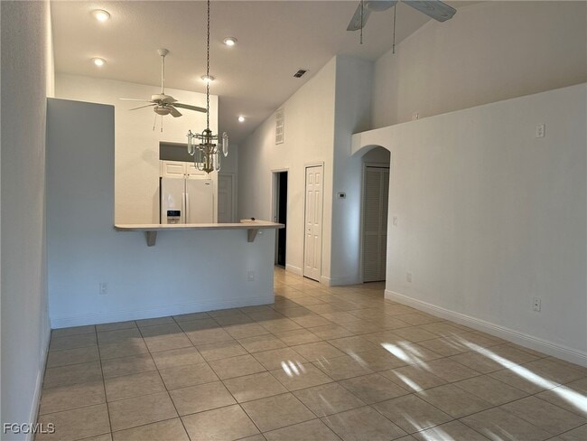 Building Photo - 423 SE 23rd Pl