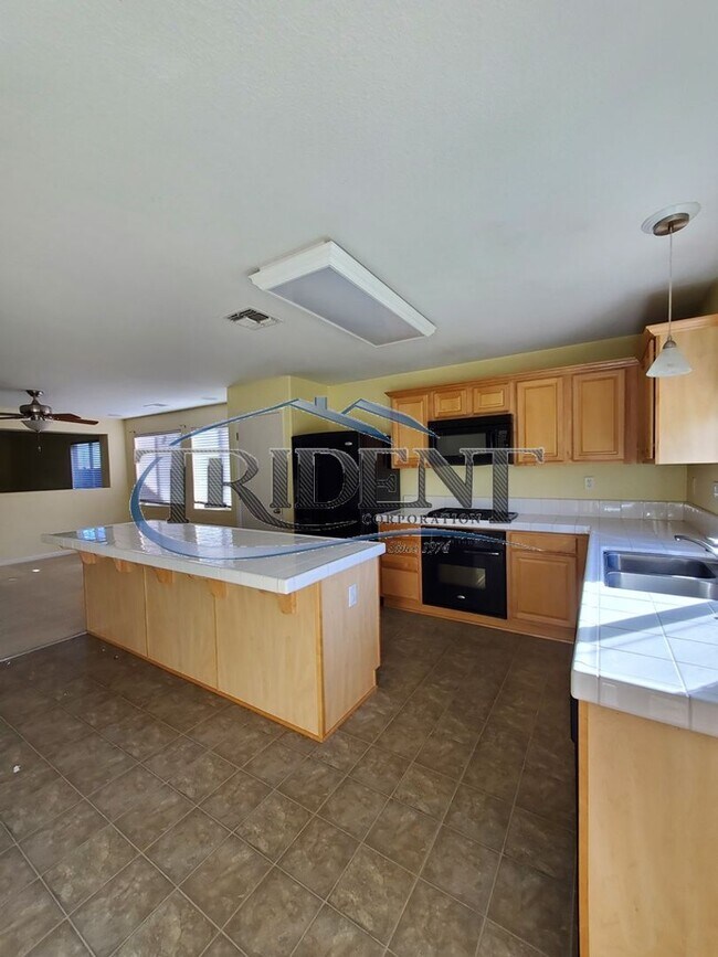 Building Photo - 3 bedroom bath near schools and parks