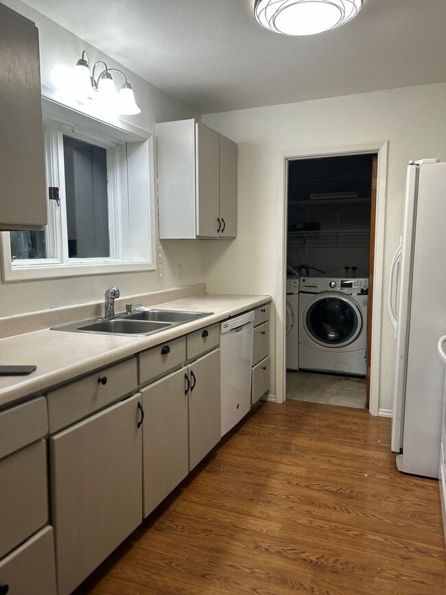 Building Photo - 1211 Nineteenth Avenue