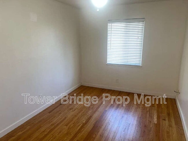 Building Photo - 2210 26th St