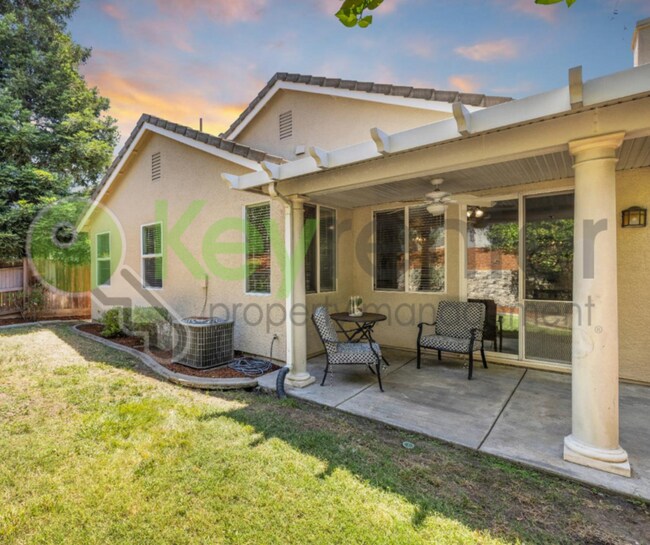 Building Photo - 209 Needle Ct