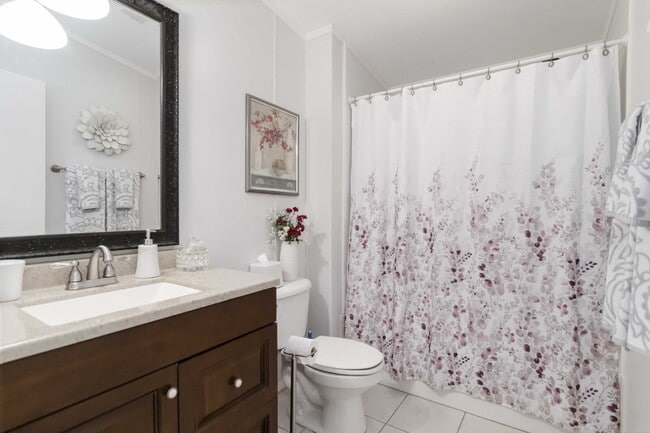 Building Photo - Nokomis Lake Village 3 bed/2bath