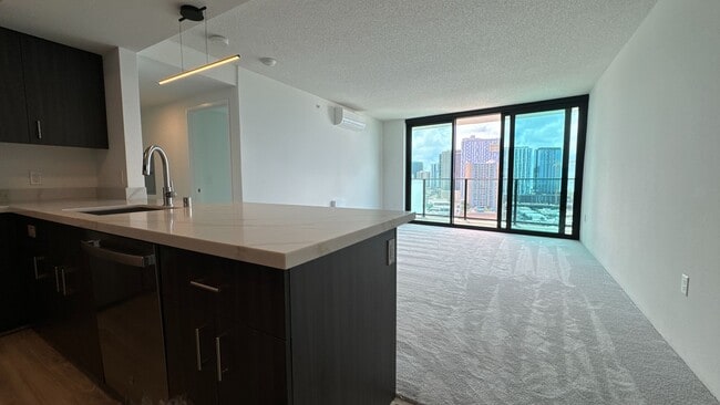 Building Photo - Epitome of modern urban living in the vibrant heart of Kaka'ako 2 Bed 2 Bath 2 PK