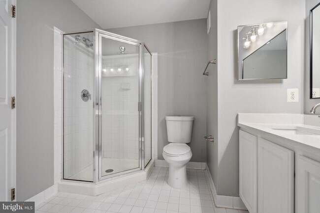 Building Photo - 6081 Madison Pointe Ct