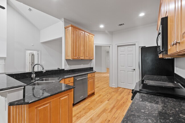 Building Photo - 2021 Hillbrook Cir