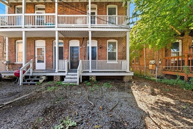 Building Photo - 24 S Davis Ave