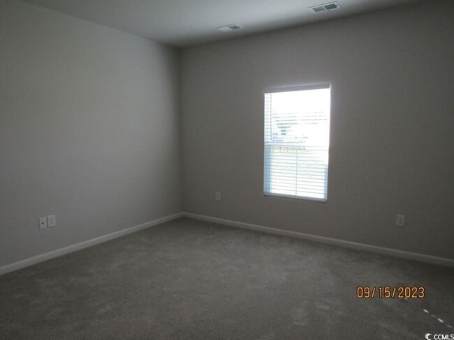 Building Photo - 905 Vernal Pl