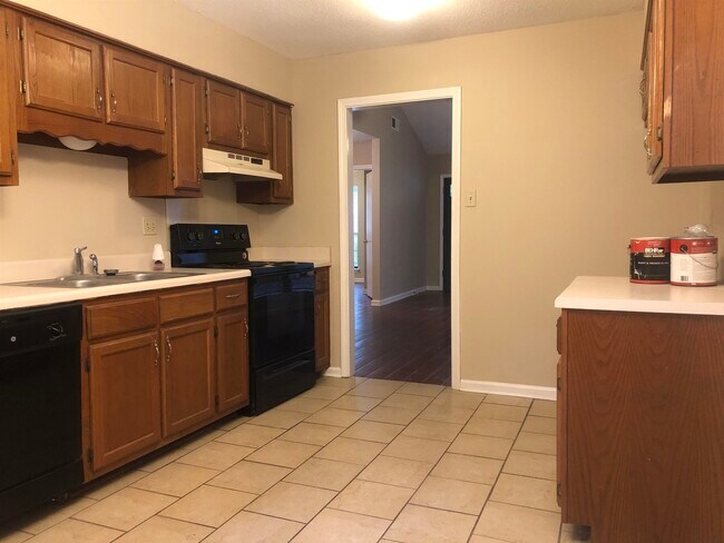 Building Photo - 6813 Maury Dr