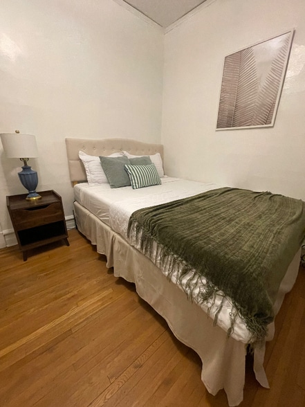 Building Photo - 530 S Ridgeland Ave