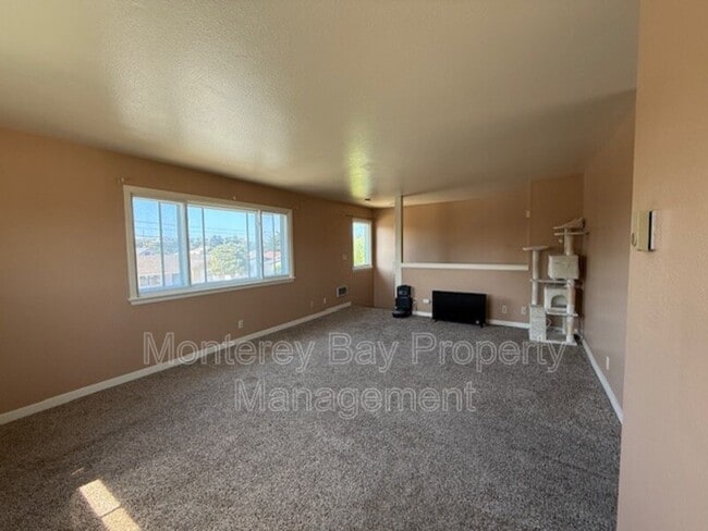 Building Photo - 22 Encina Ave