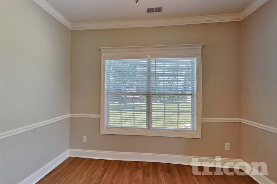 Building Photo - 1306 Crescent Ridge Drive