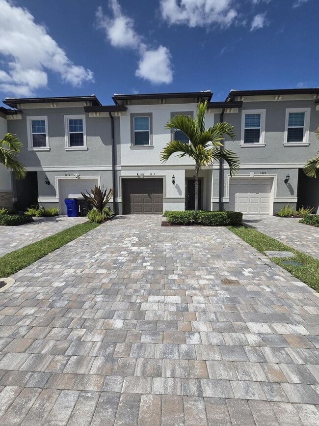 Building Photo - 3213 Watercress Dr