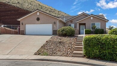 Building Photo - 3 Bedroom Home With Valley Views In St. George