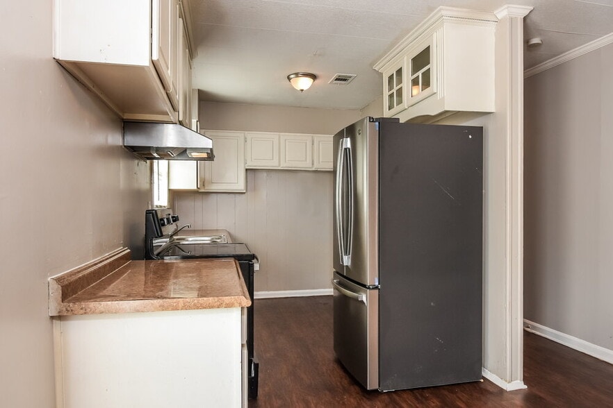 Building Photo - 1165 Wisteria Dr SW