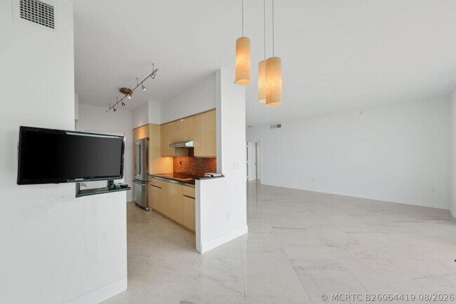 Building Photo - 500 SE Mizner Blvd