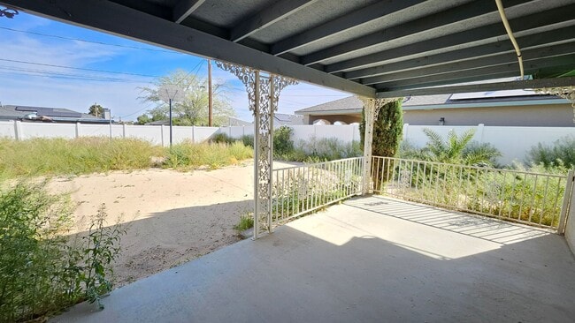 Building Photo - Irene Gem - 3bd & 2bth - SEWER & NATURAL GAS HOME!