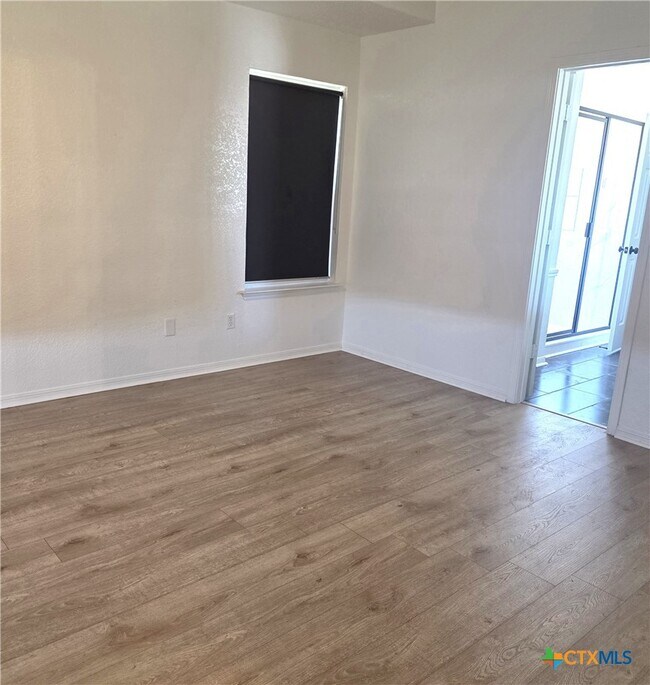 Building Photo - 3081 Colorado Dr