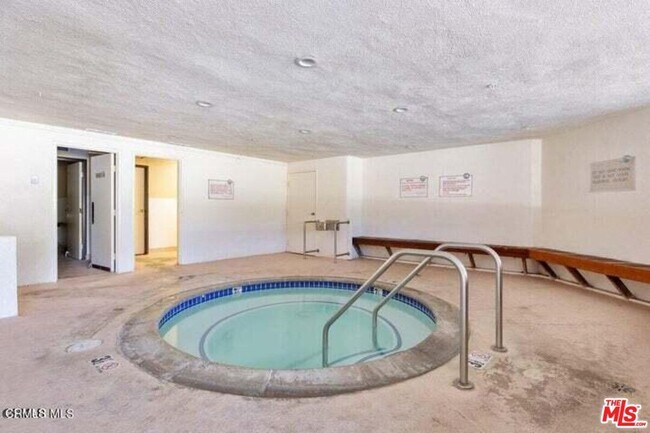 Building Photo - 574 Island View Cir