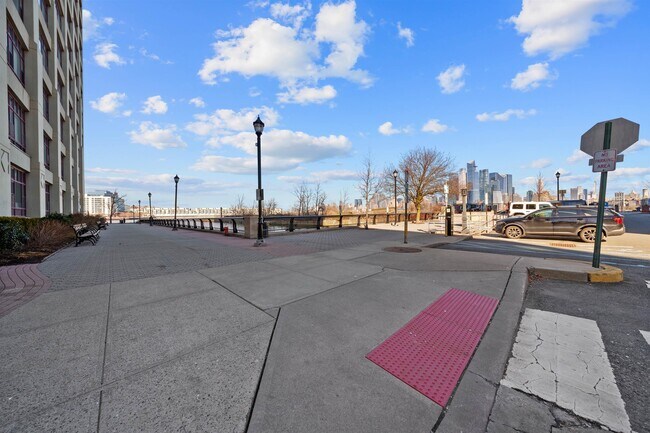 Building Photo - 1400 Hudson St