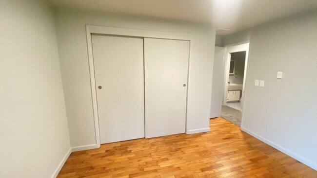 Building Photo - PM112