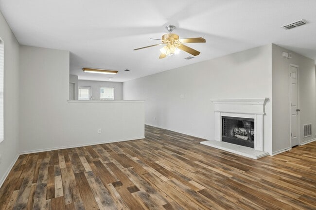 Building Photo - 1201 Lambert Dr