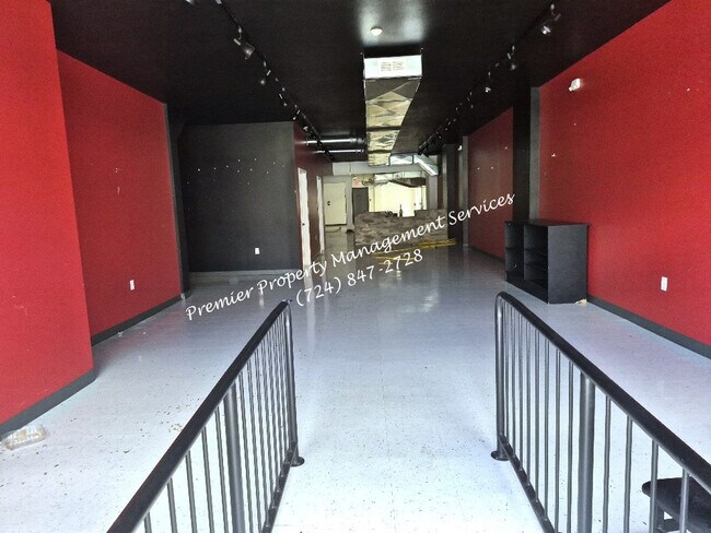 Building Photo - 538 Midland Ave