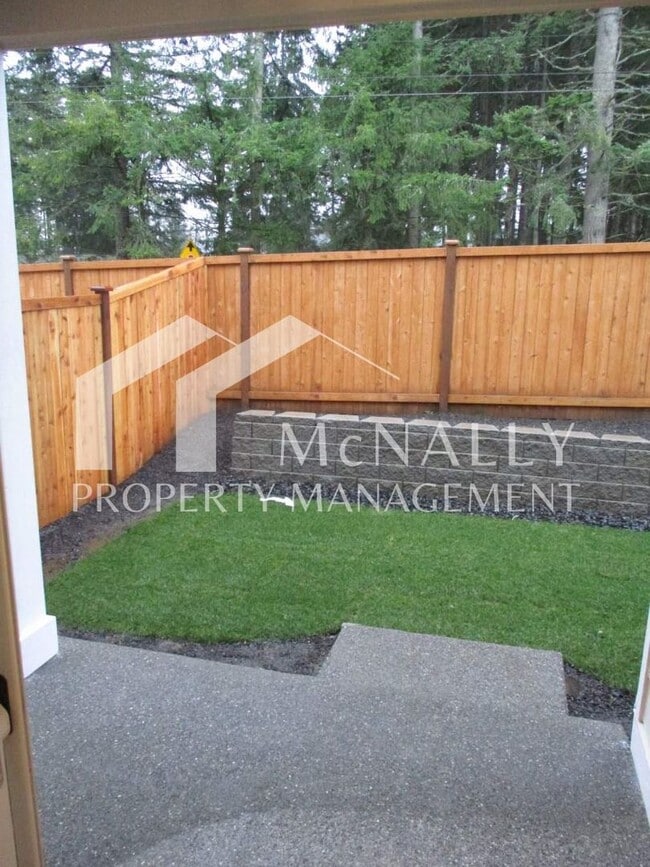 Building Photo - 3 Bedroom, 2.5 Bathroom Andasio Villiage Home in Port Orchard