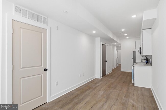 Building Photo - 2146 N Franklin St