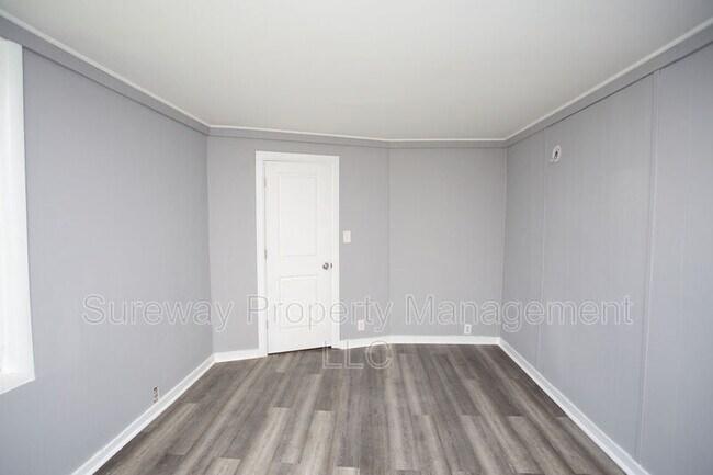 Building Photo - 200 Cooper St