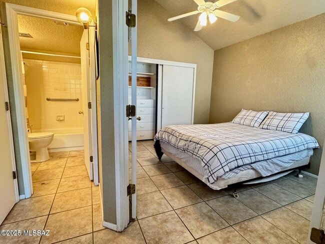 Building Photo - 4281 N River Grove Cir