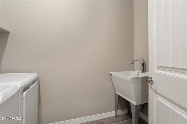Building Photo - 4324 Ponderosa Trl