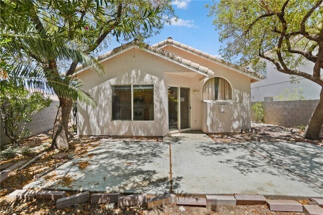 Building Photo - 8473 Birthstone Ave