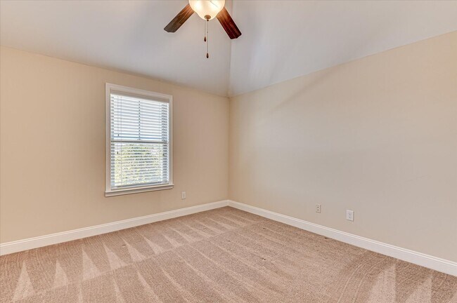 Building Photo - 406 Saterlee Ct