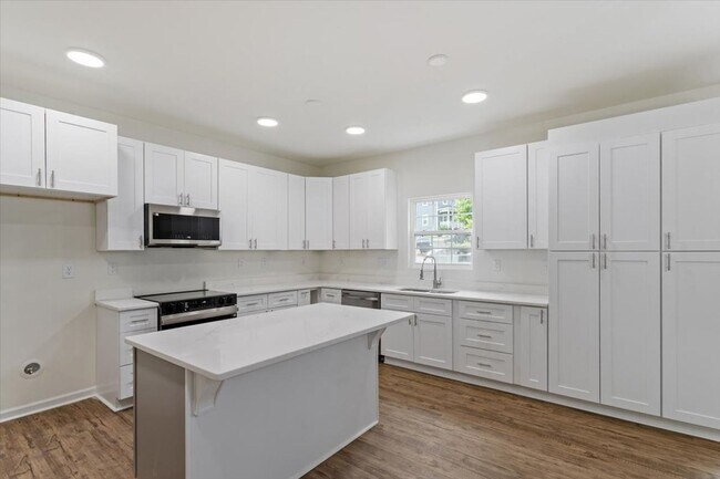 Building Photo - Gorgeous New Construction in Downtown Durham – Move-In Ready!