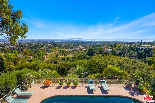 Building Photo - 1827 Westridge Rd