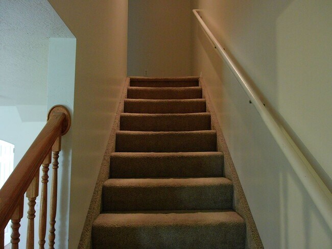 Building Photo - 29 Somerset Pl