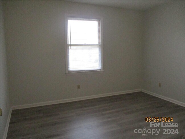 Building Photo - 120 Briarcliff Dr