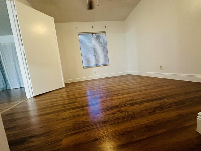 Building Photo - 1115 Green Pine Blvd