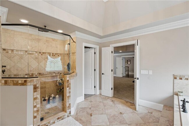 Building Photo - 2660 Springbluff Ct NE