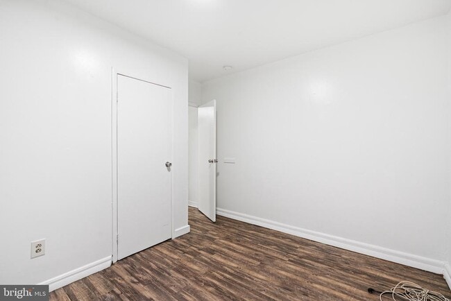 Building Photo - 864 N 42nd St