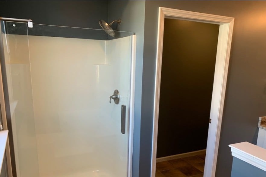 Master Shower - 1483 Fox Pointe Cir