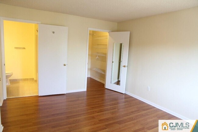 Building Photo - 9006 Tamarron Dr