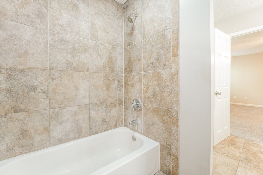 Building Photo - 728 Stonebridge Park Cir