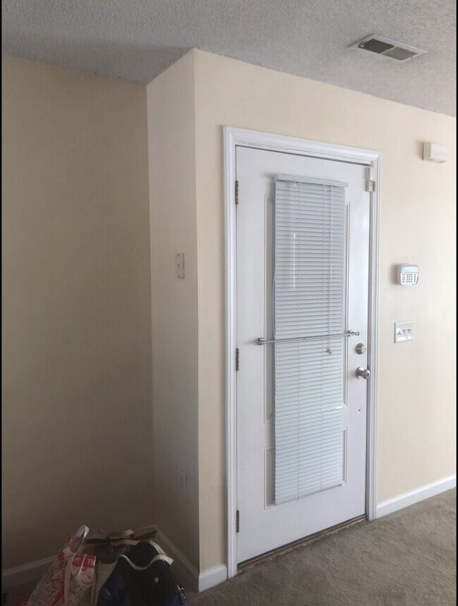 Building Photo - 2407 James St