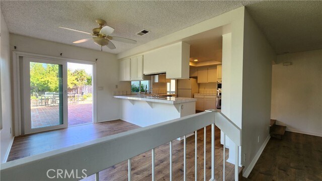 Building Photo - 23 Blazing Star